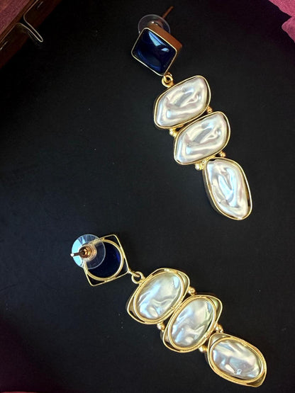 Monalisa Stone Shell Pearl Golden Geometrical Earring