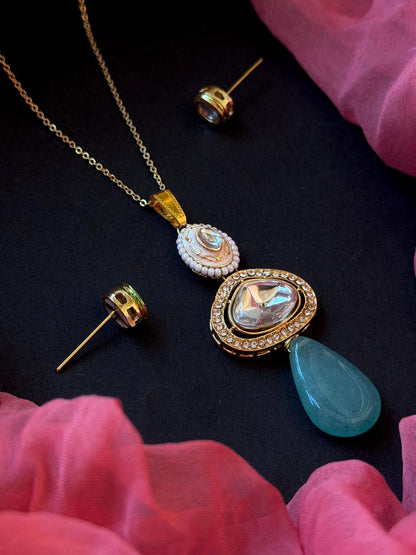 Kundan with Stone Pendant Chain Necklace and Kundan Earring set