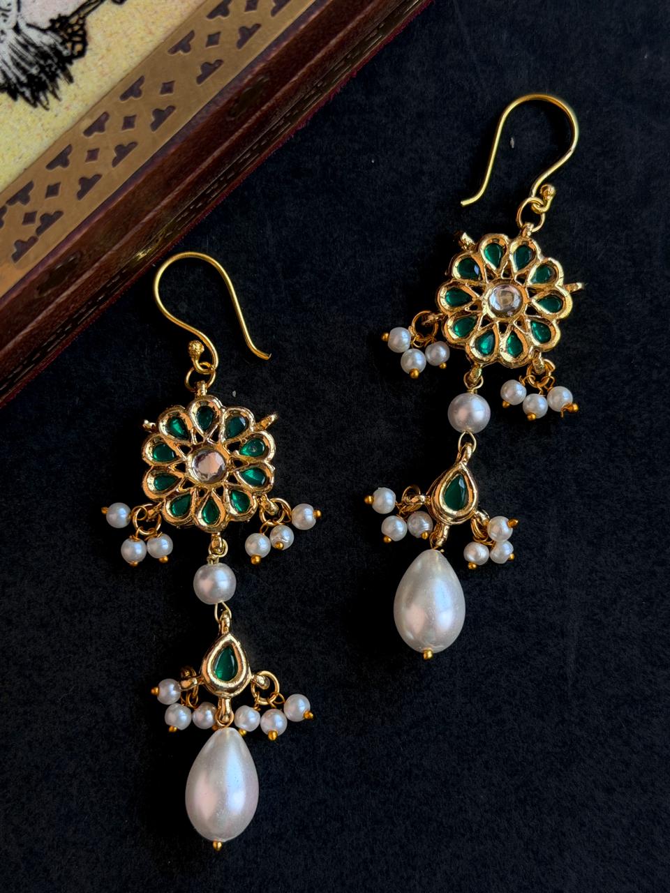 Kundan with Glass Pearl Partywear Earring