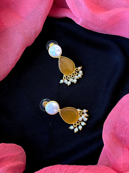 Monalisa Stone with Shell Pearl Choker and Earring set