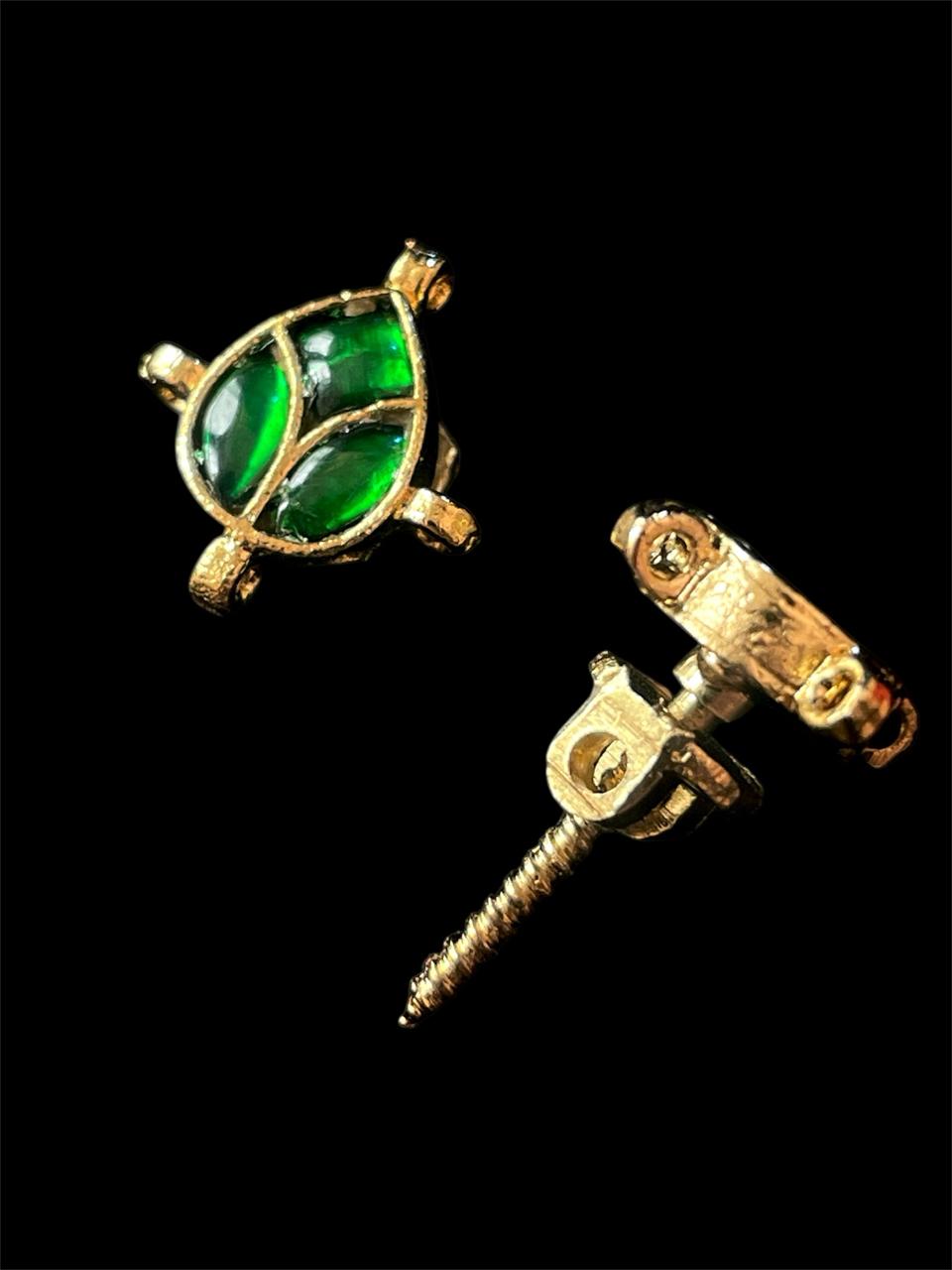 Pachi Kundan small stud Earring