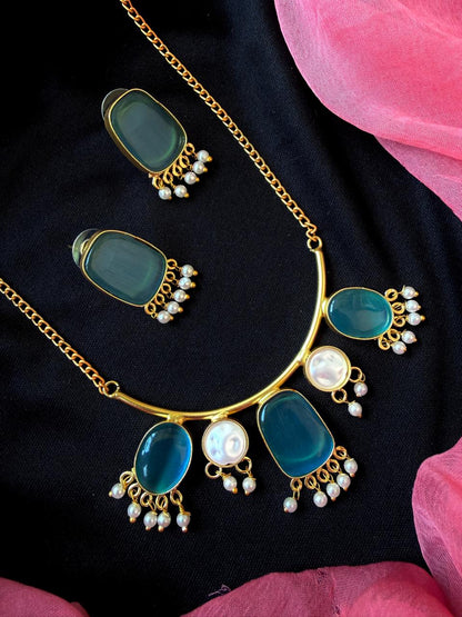 Monalisa Stone with Pearl Pendant chain Necklace and Earring set