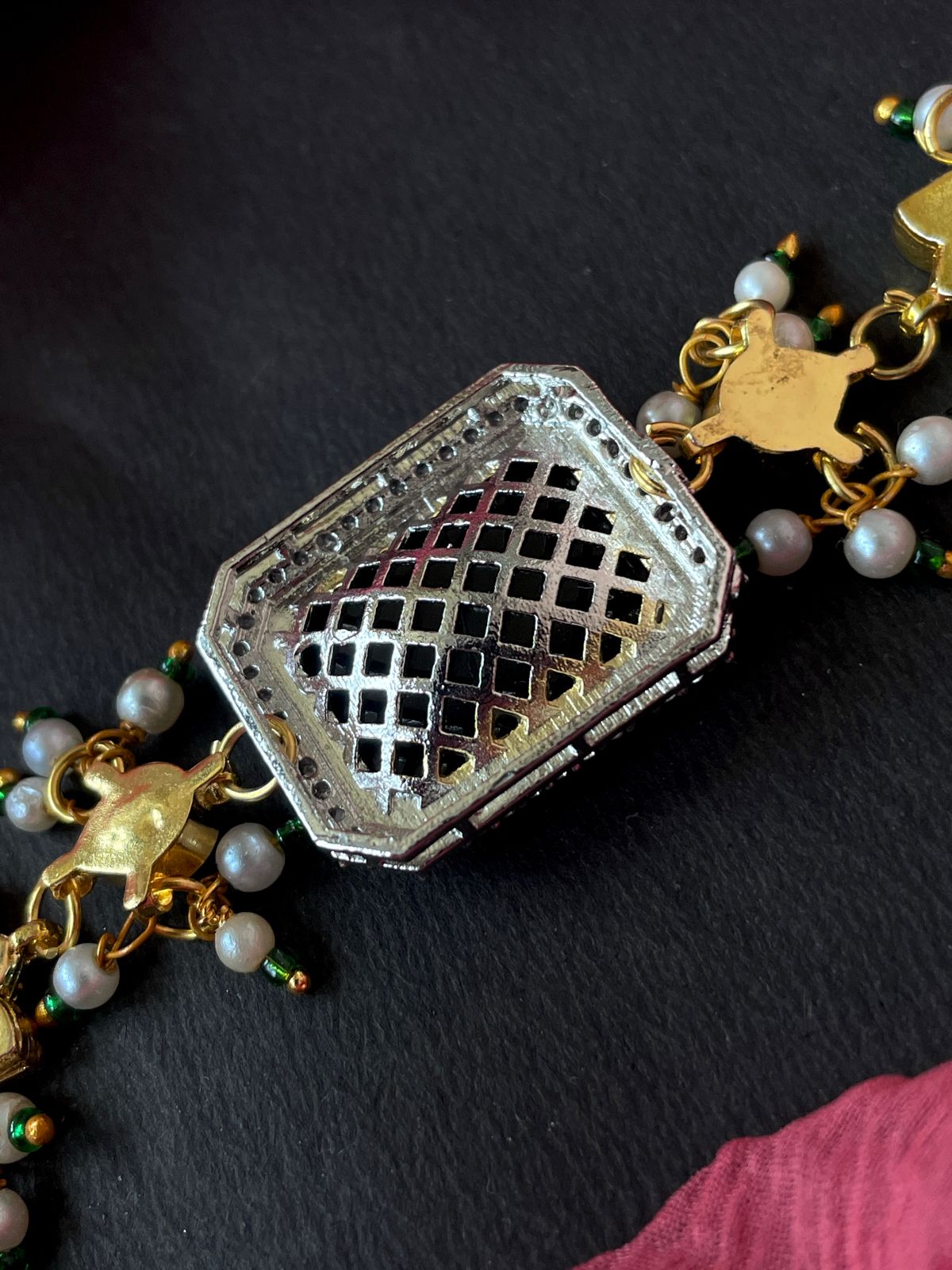 AD with Monalisa Stone and Pachi Kundan Beaded Bracelet