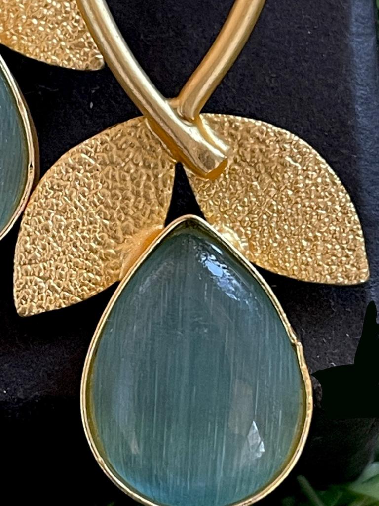 Golden Leaf Earring with Monalisa stone