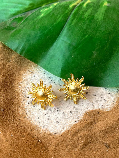 Rapunzel-Tangled Sun Gold Stud Earring