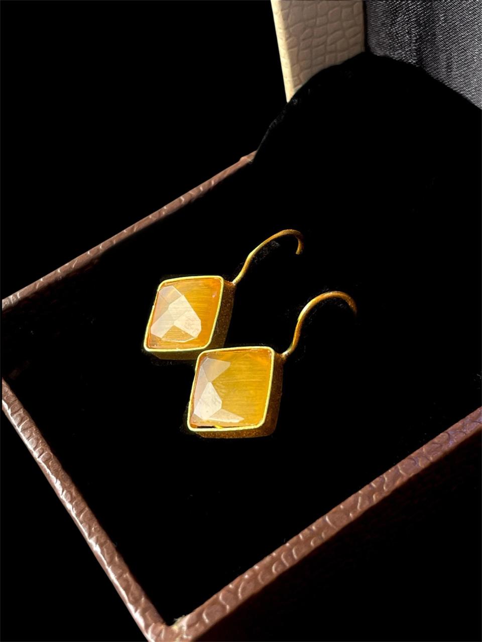 Cut Stone Square Golden Stud Earring