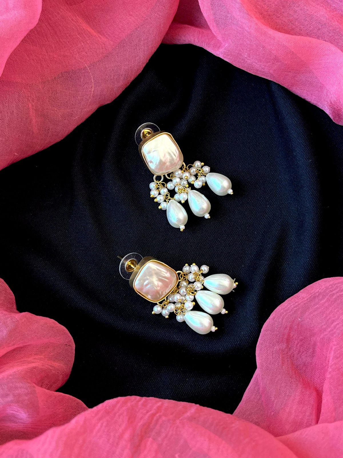 Monalisa Stone with Shell Pearl Choker and Earring set