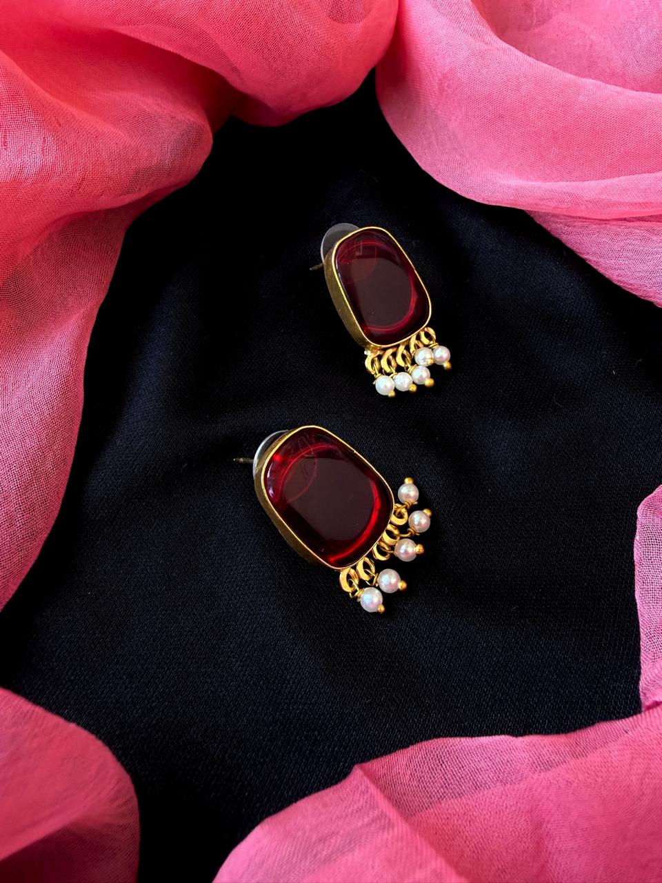 Monalisa Stone with Pearl Pendant chain Necklace and Earring set