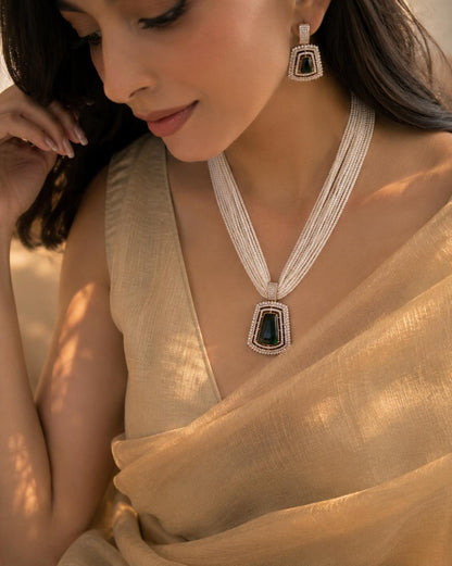 Monalisa Stone Pendant Pearl Mala Necklace with Earring set