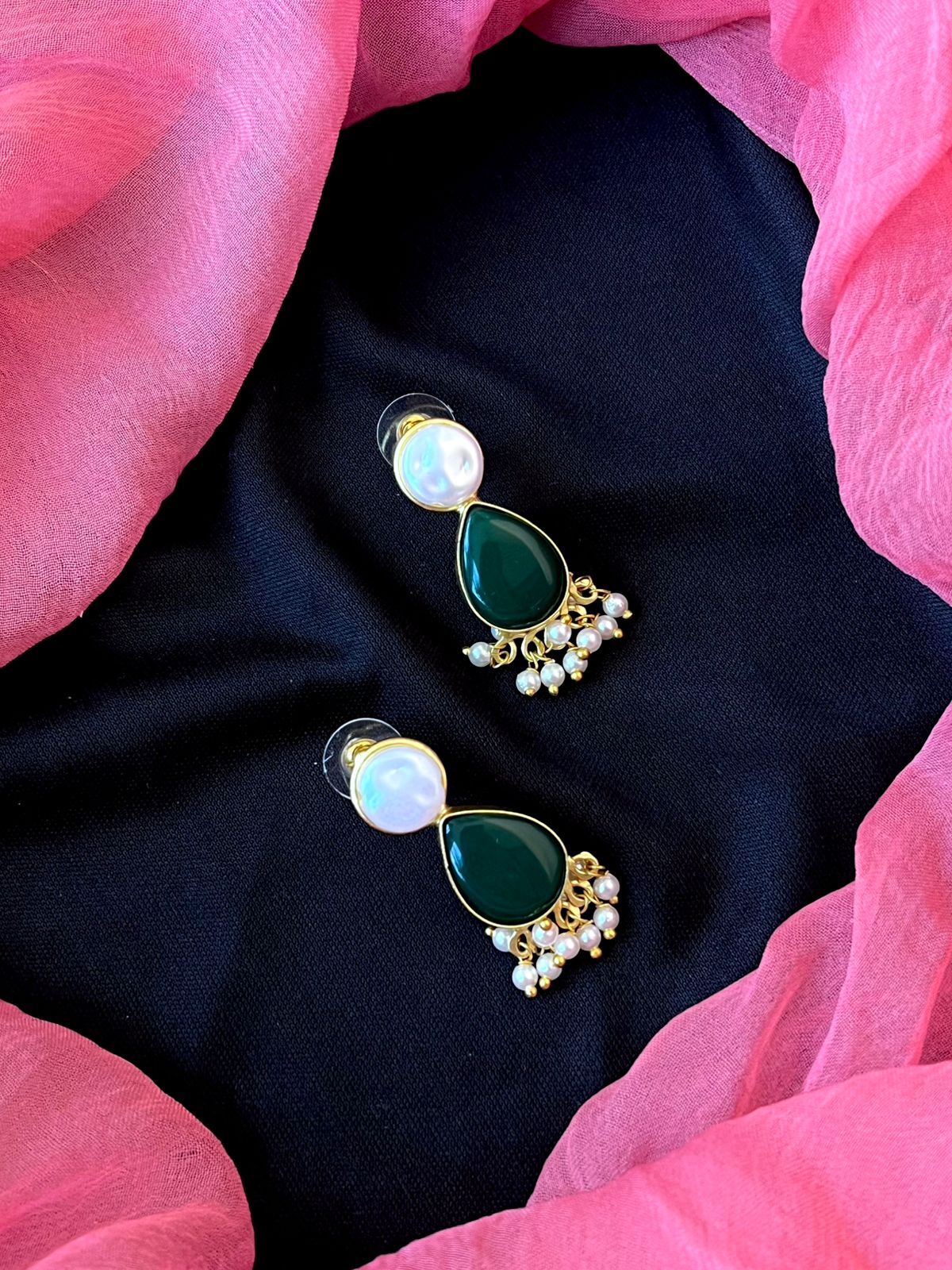 Monalisa Stone with Shell Pearl Choker and Earring set