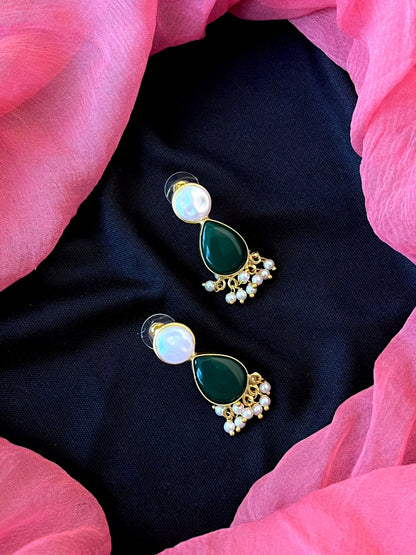 Monalisa Stone with Shell Pearl Choker and Earring set