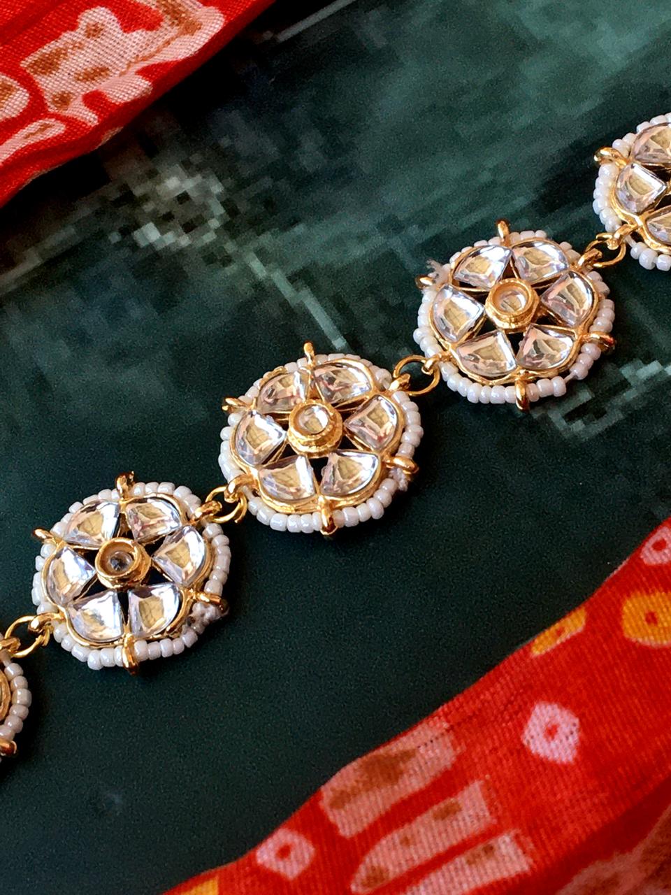 Flower Shape Kundan Matha Patti