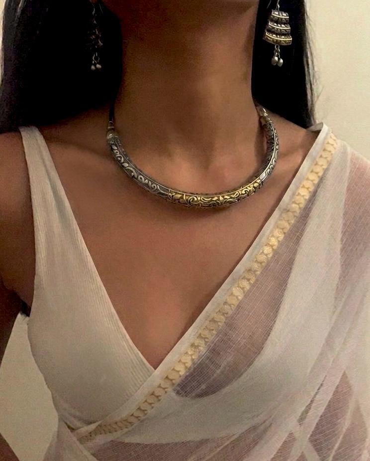 Dual Tone Hasli Choker with Earring set