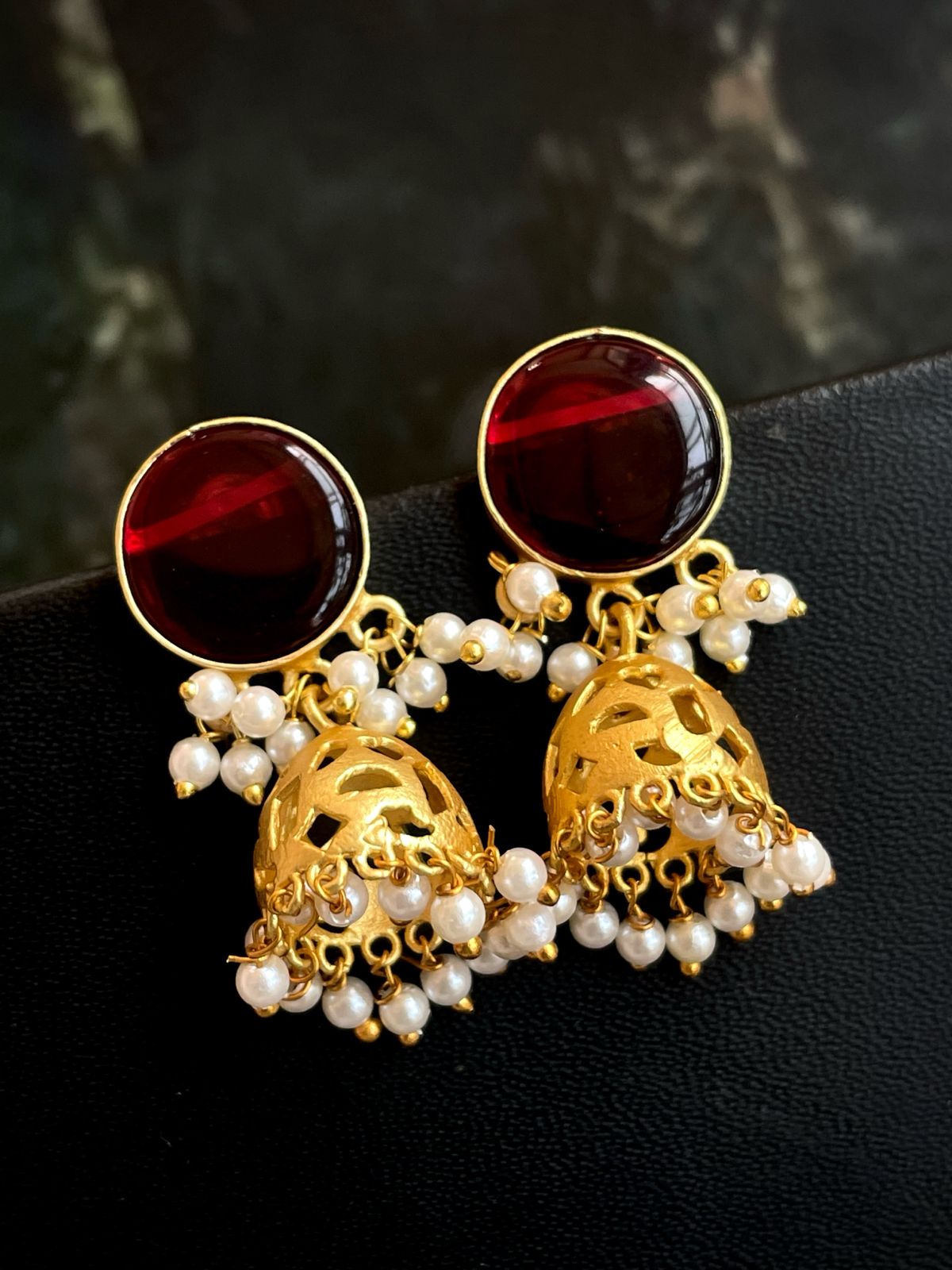 Monalisa Stone with Golden Jhumki Earring