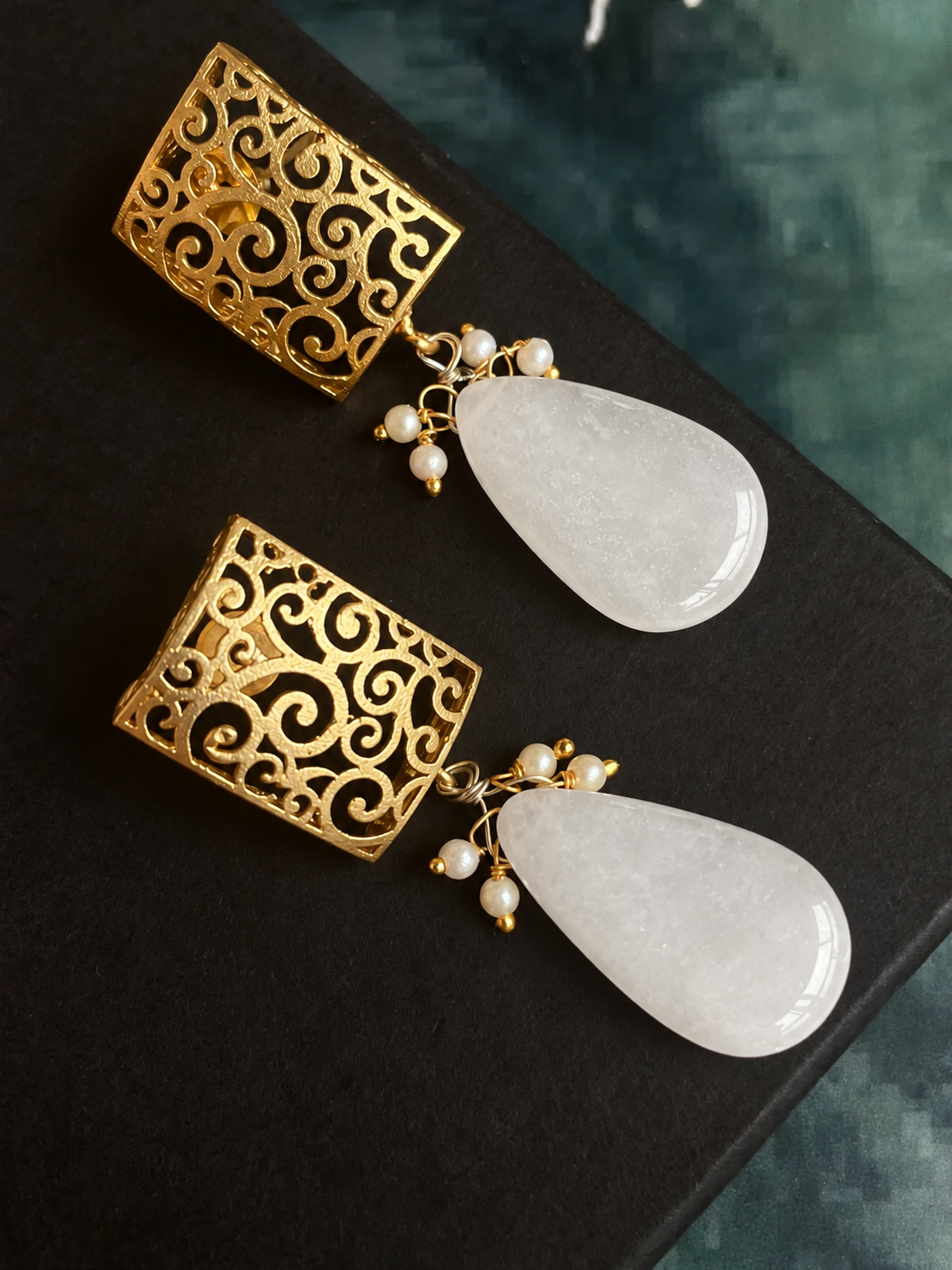 Earring with Monalisa Stone and Square Designer Top