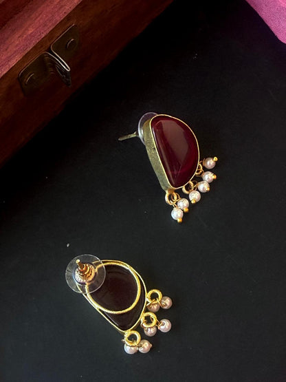 Monalisa Stone Stud Golden Earring