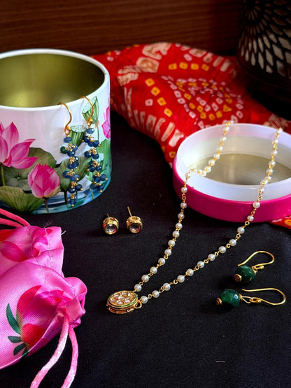 Gift Box (3 pairs Earring, 1 Necklace)