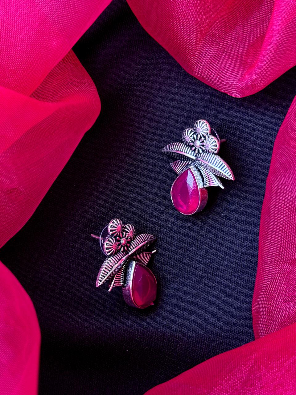 Monalisa Stone Oxidized Geometrical Earring