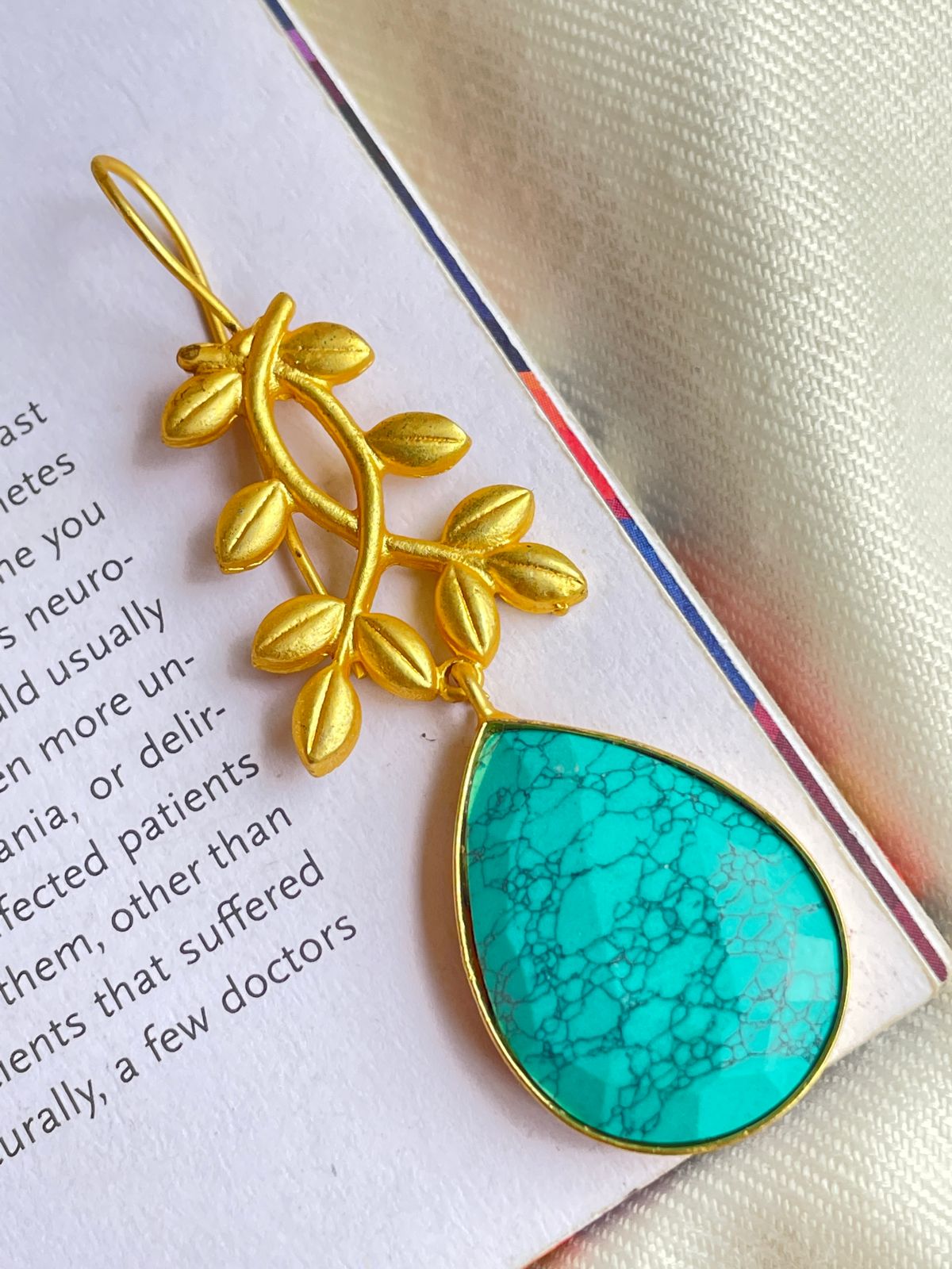 Golden Leaf Top with Big Monalisa Stone Drop Earring