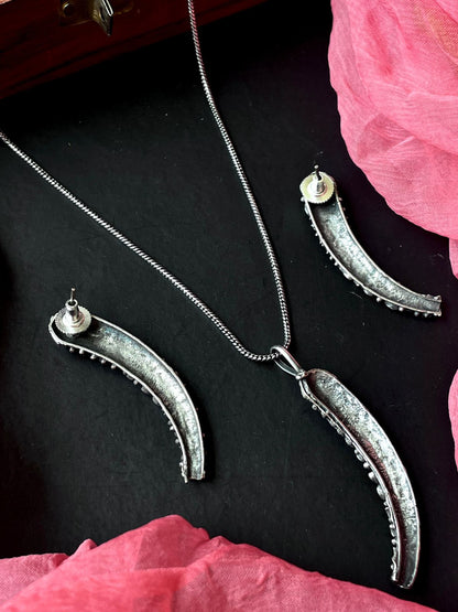 Oxidized Black Polish Pendant Chain Necklace with Earring set