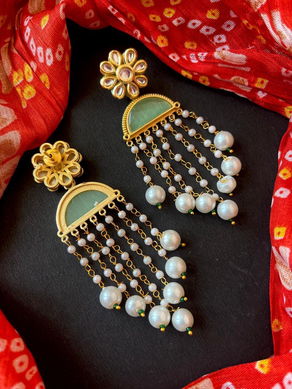 Monalisa Stone with Pearl Latkan Golden Earring