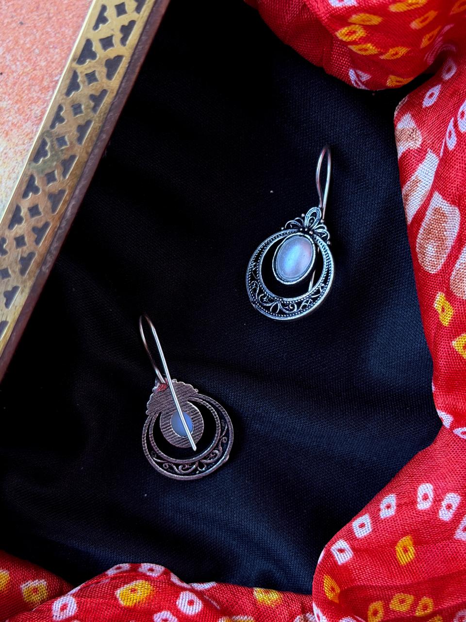 Monalisa Stone Oxidized Earring