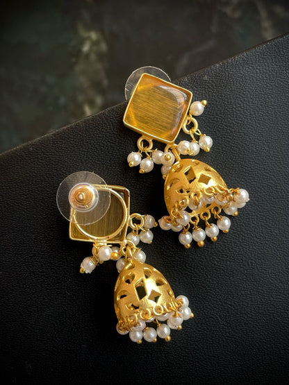 Monalisa Stone Top with Golden Jhumki Earring