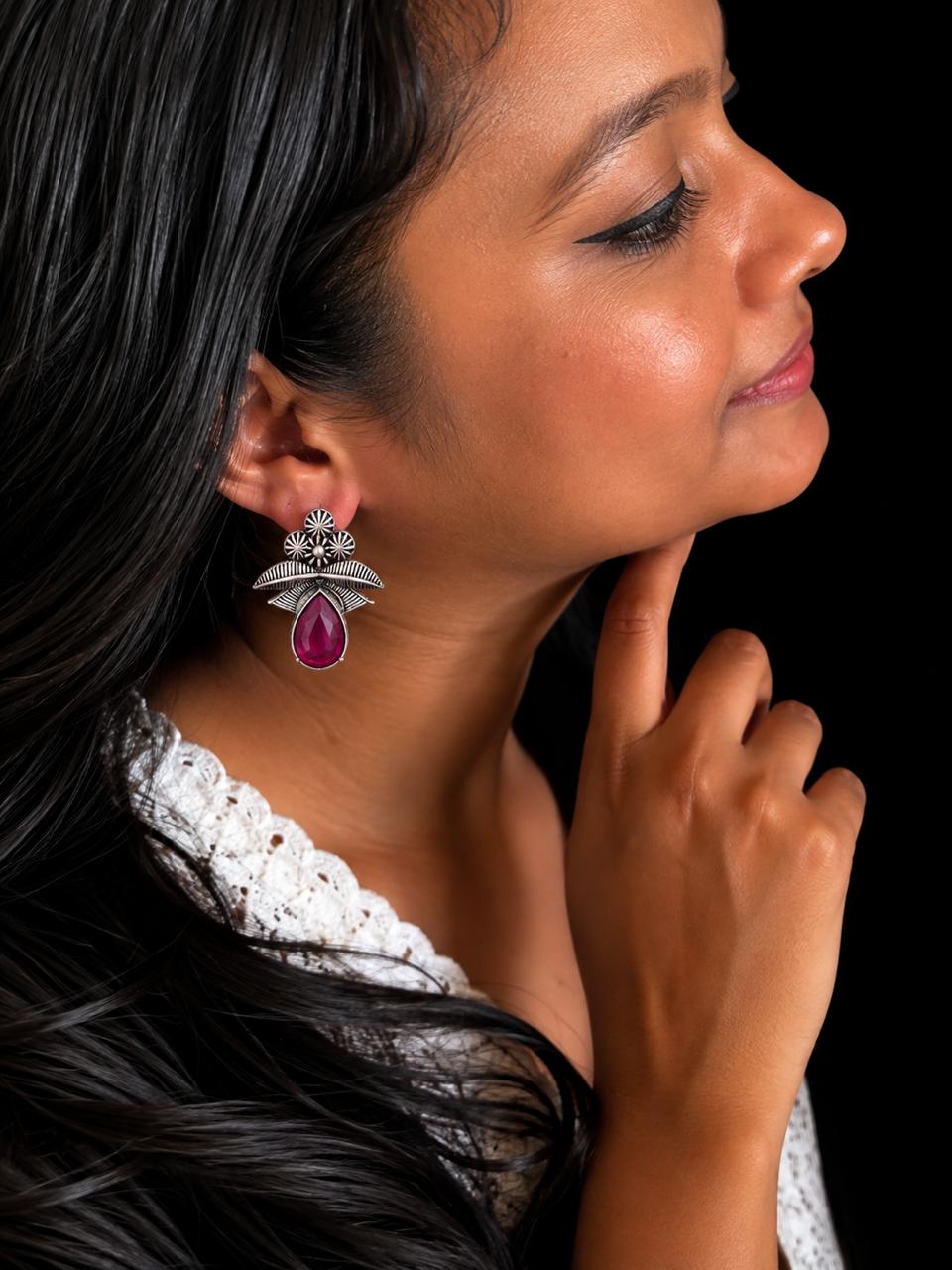 Monalisa Stone Oxidized Geometrical Earring