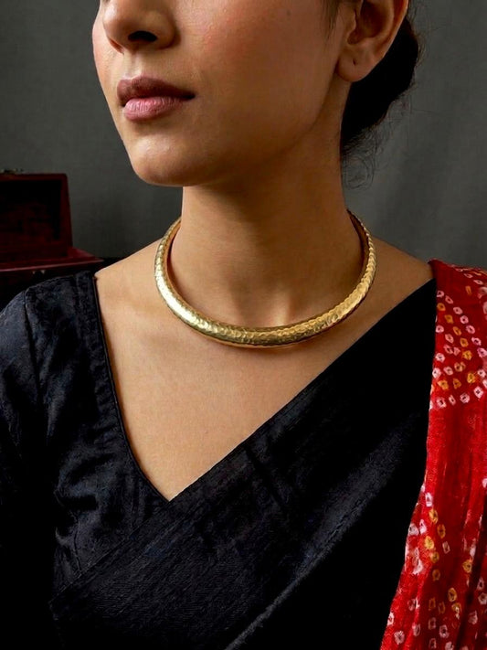 Golden Plain Hasli Choker Necklace