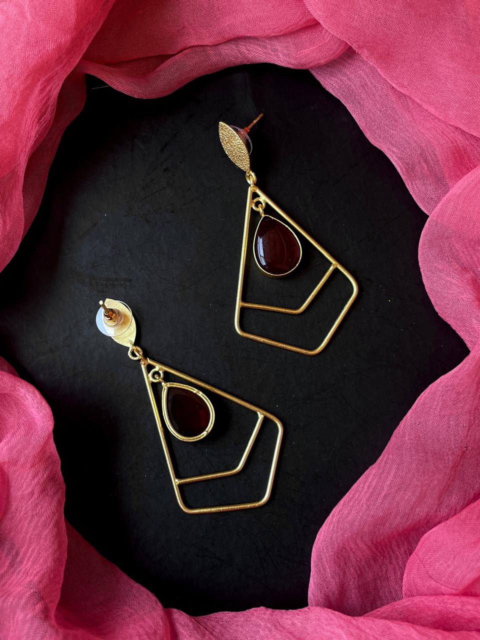 Monalisa Stone Geometrical Golden Earring