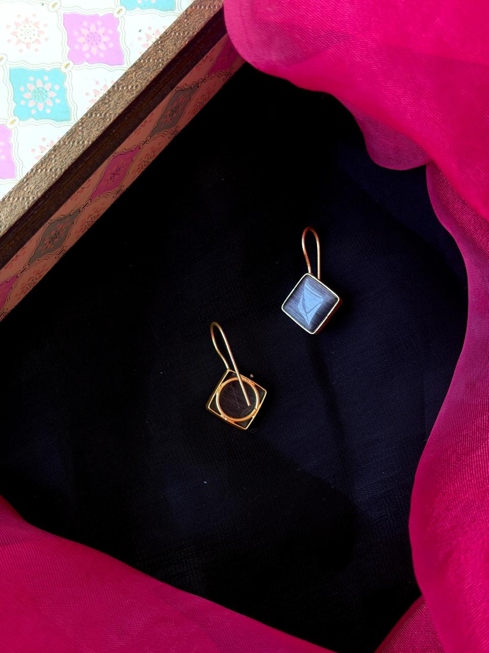 Monalisa Stone Stud Earring