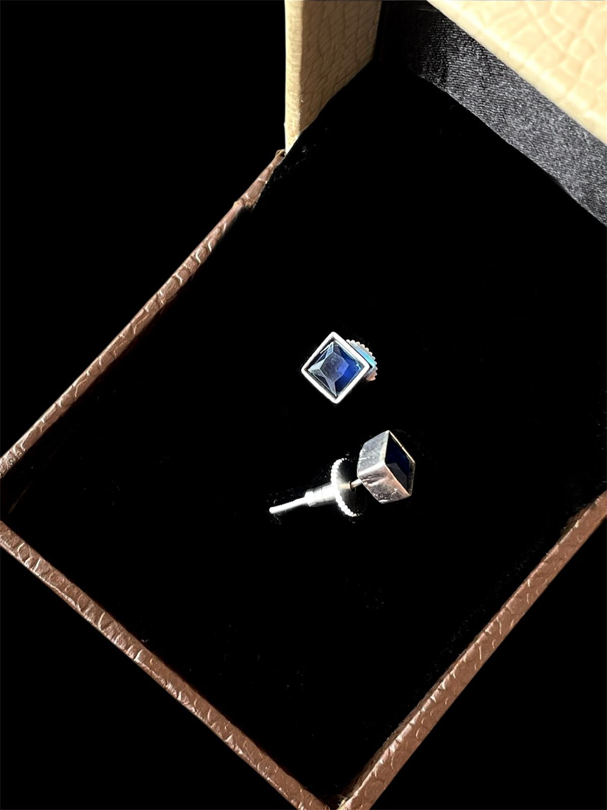 Monalisa Stone Silver Replica Tops Earring (Set of 2 pairs)