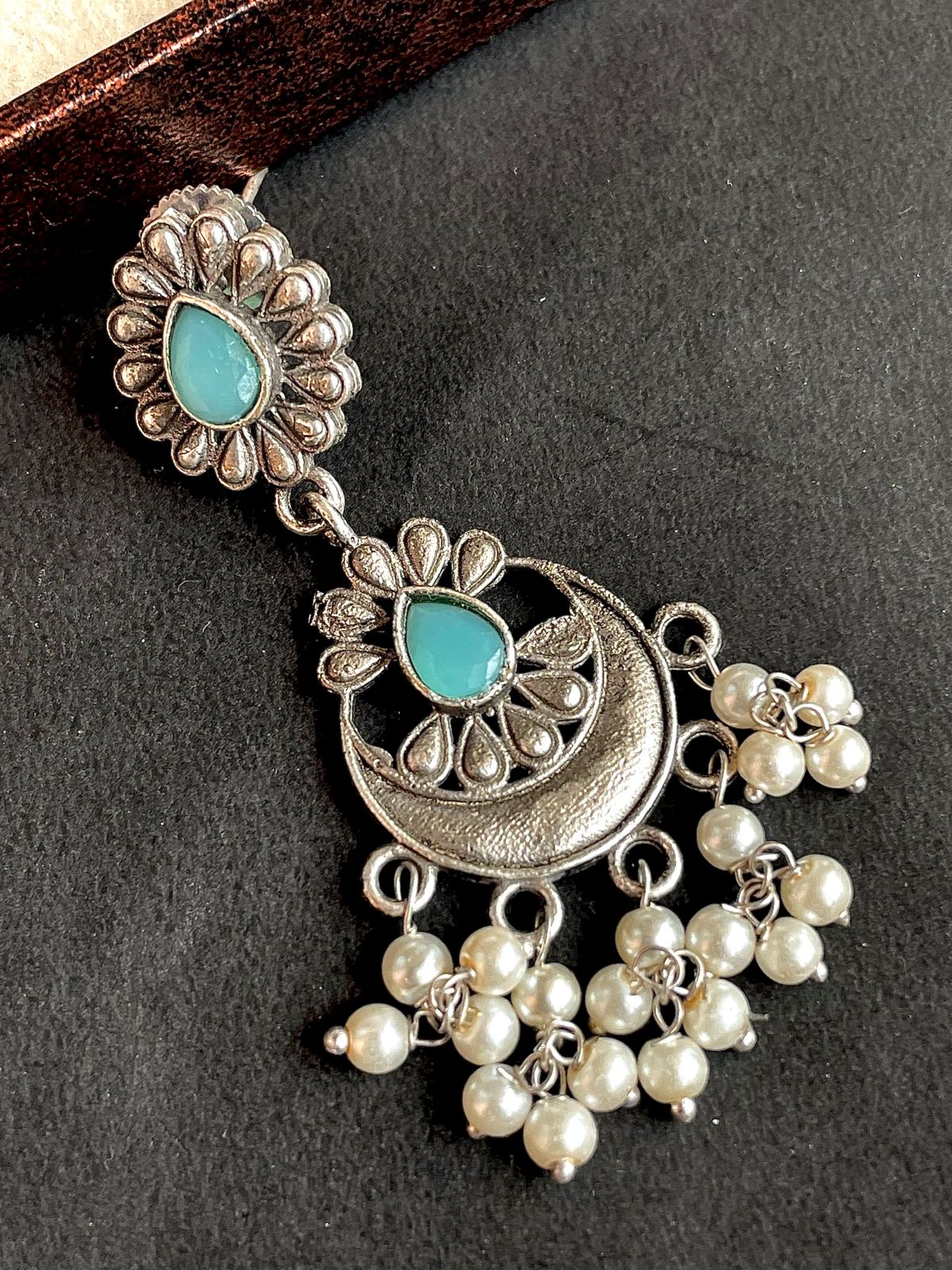 oxidized chandbali earing with stone and beads