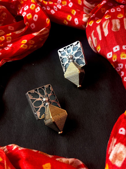 Monalisa Stone Dual Tone Traditional Partywear Earring