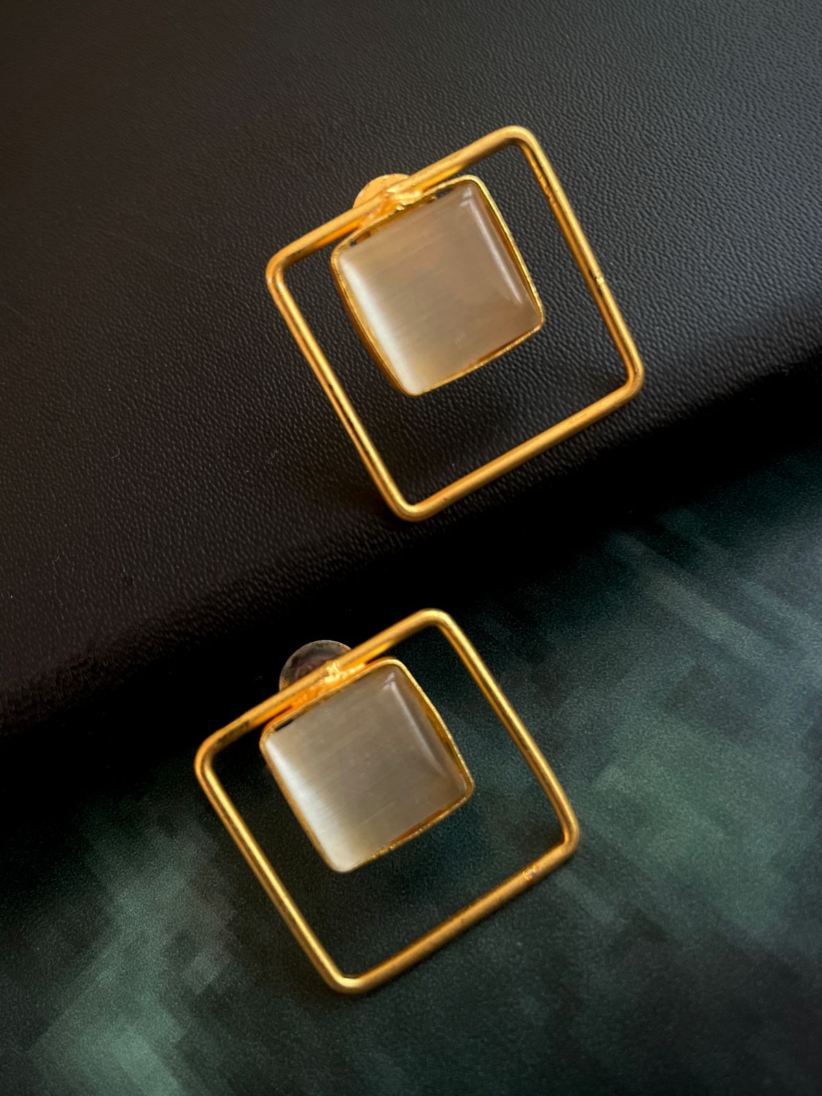 Monalisa Stone Geometrical Stud Earring