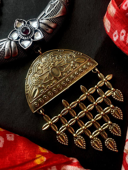 Dual Tone Ethnic Partywear Choker with Earring set