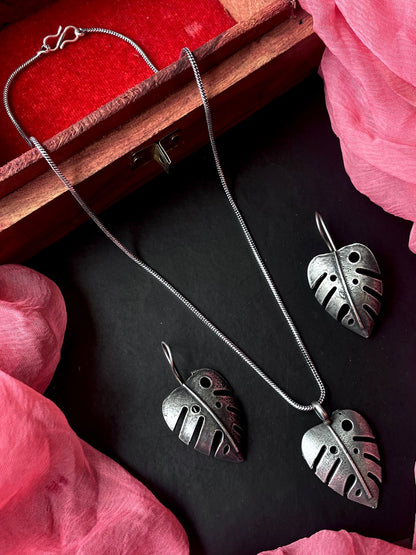 Oxidized Black Polish Leaf Pendant Chain Necklace with Earring set