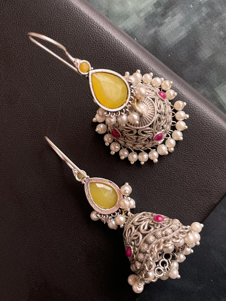 Monalisa Top with Silver Replica Jhumki Earring