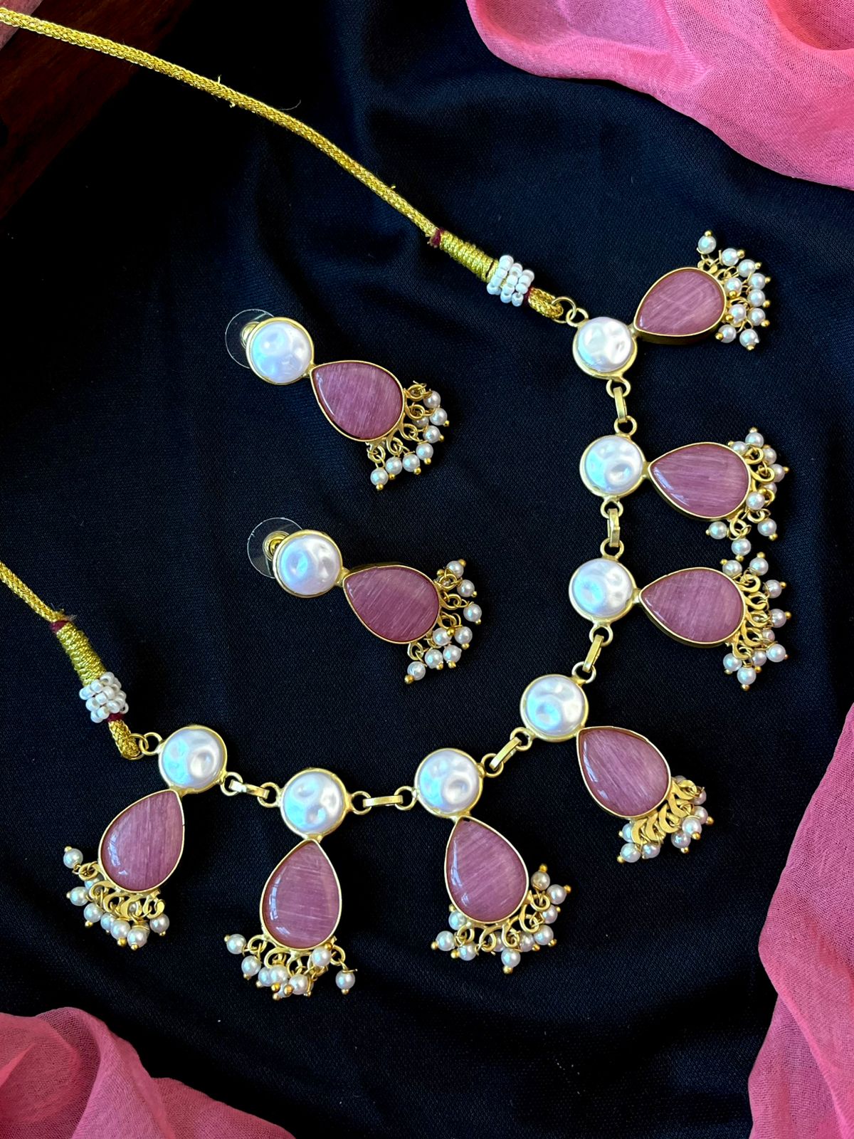 Monalisa Stone with Shell Pearl Choker and Earring set