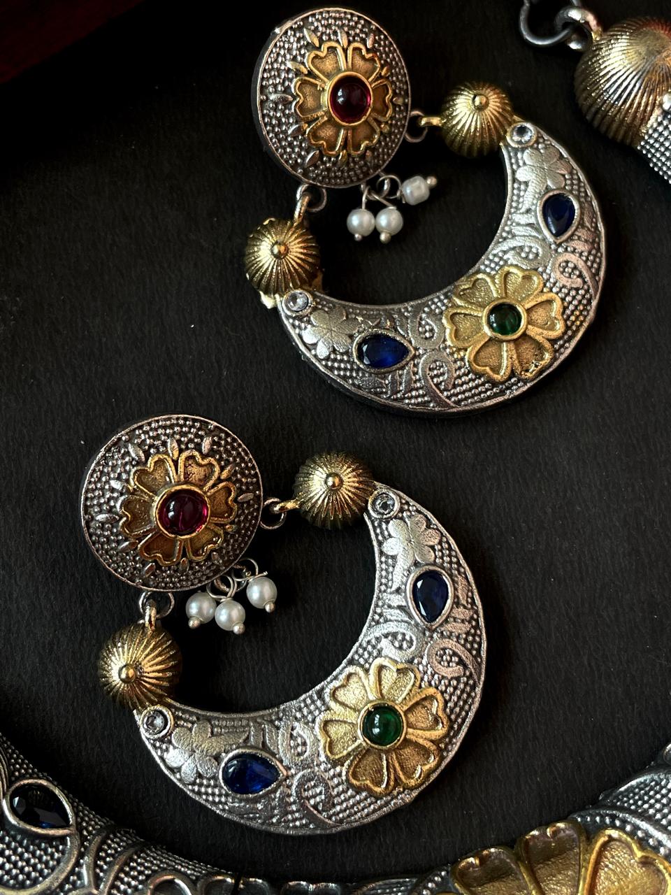 Dual Tone Ethnic Partywear Choker with Earring set