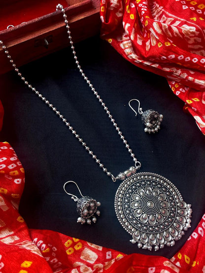 Oxidized Pendant Chain Necklace with Earring set