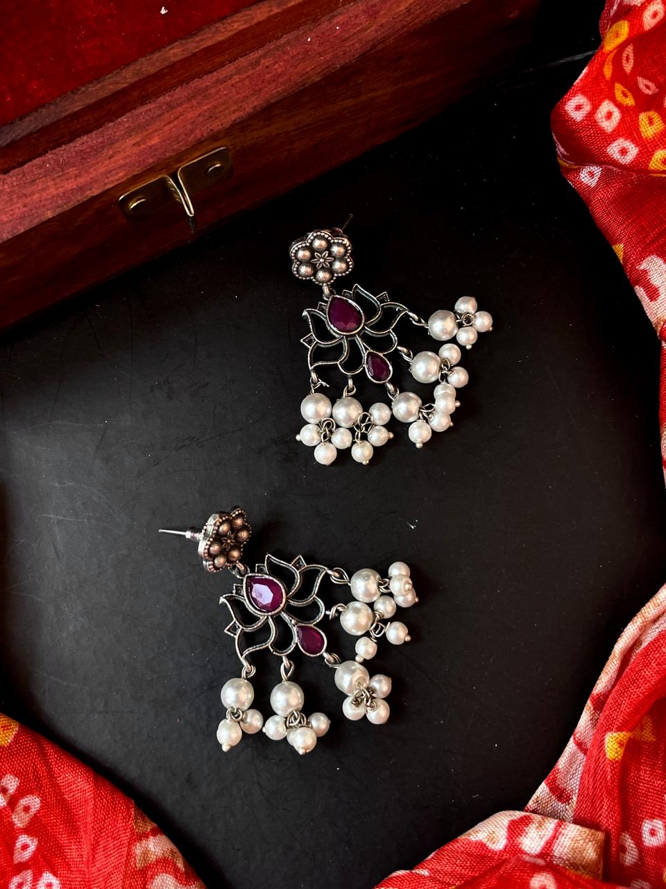 Monalisa Stone Oxidized Floral Earring