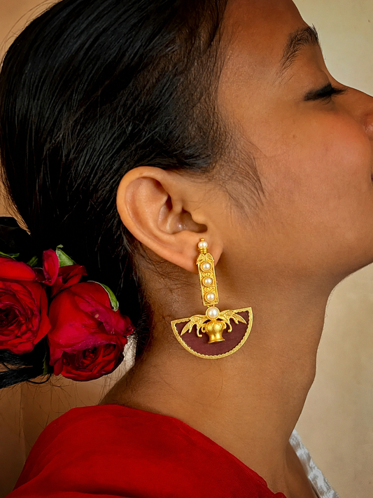 Monalisa Stone Ethnic Golden Partywear Earring