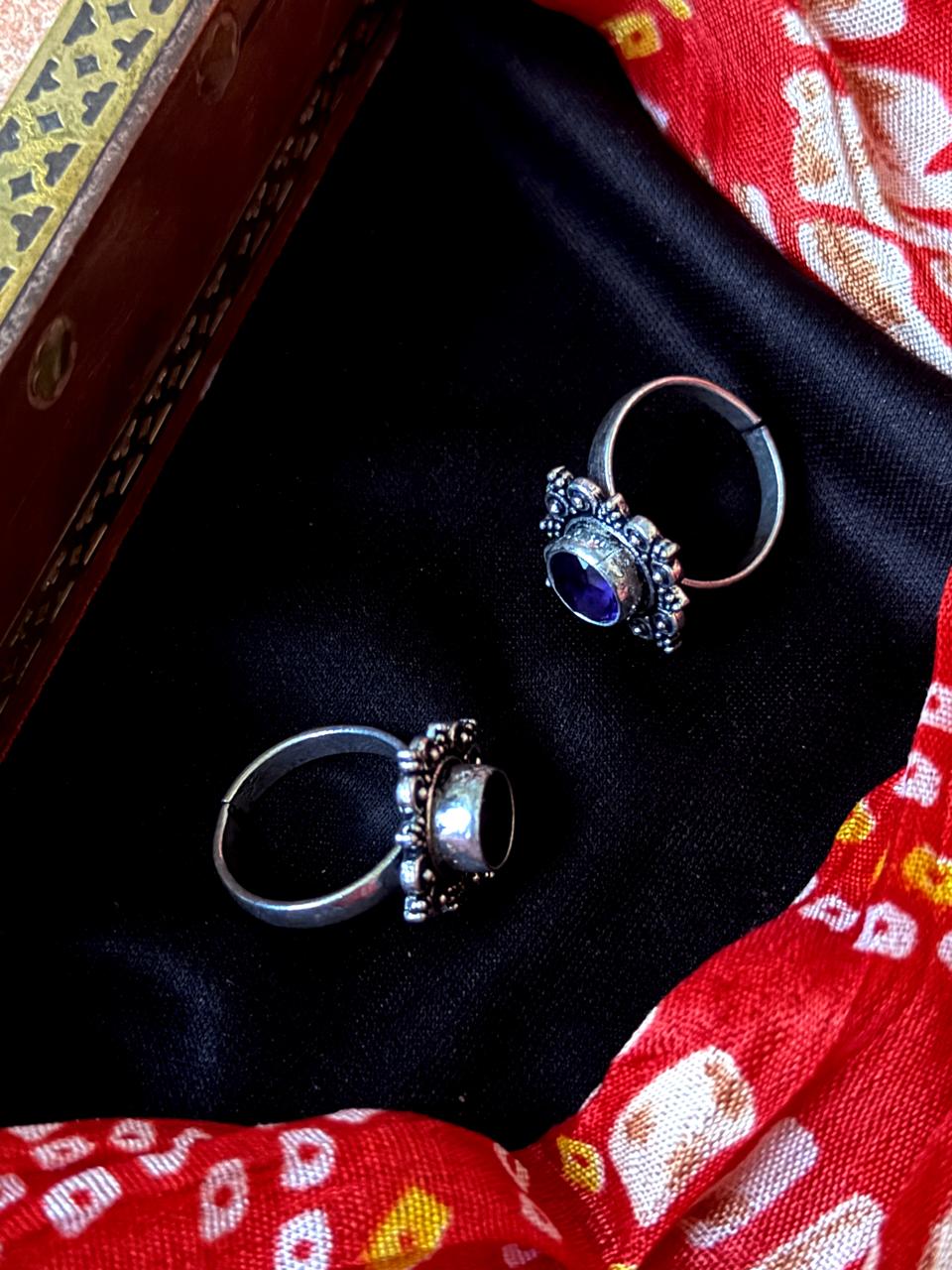 Monalisa Stone Oxidized Toe Ring