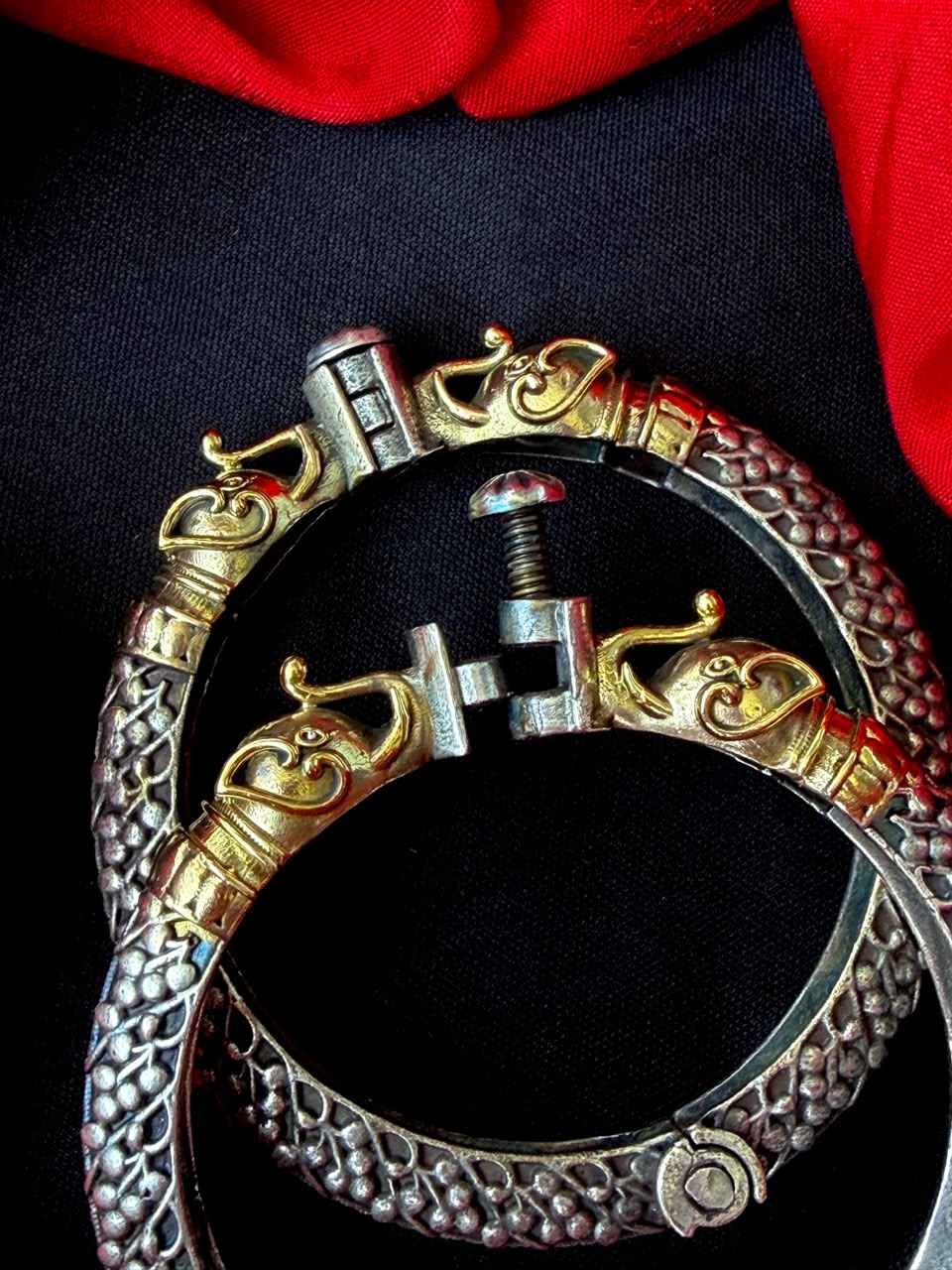 Dual Tone Elephant Shape Openable Kada set