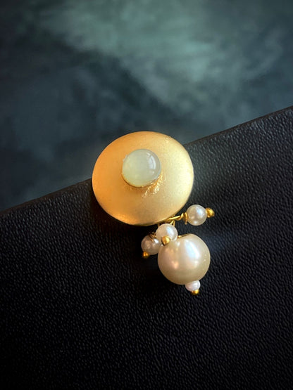 Monalisa Stone with Pearl Golden Stud Earring