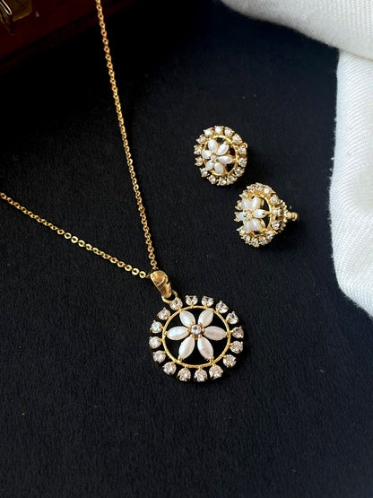 AD stone with Paerl Pendant and Earring set