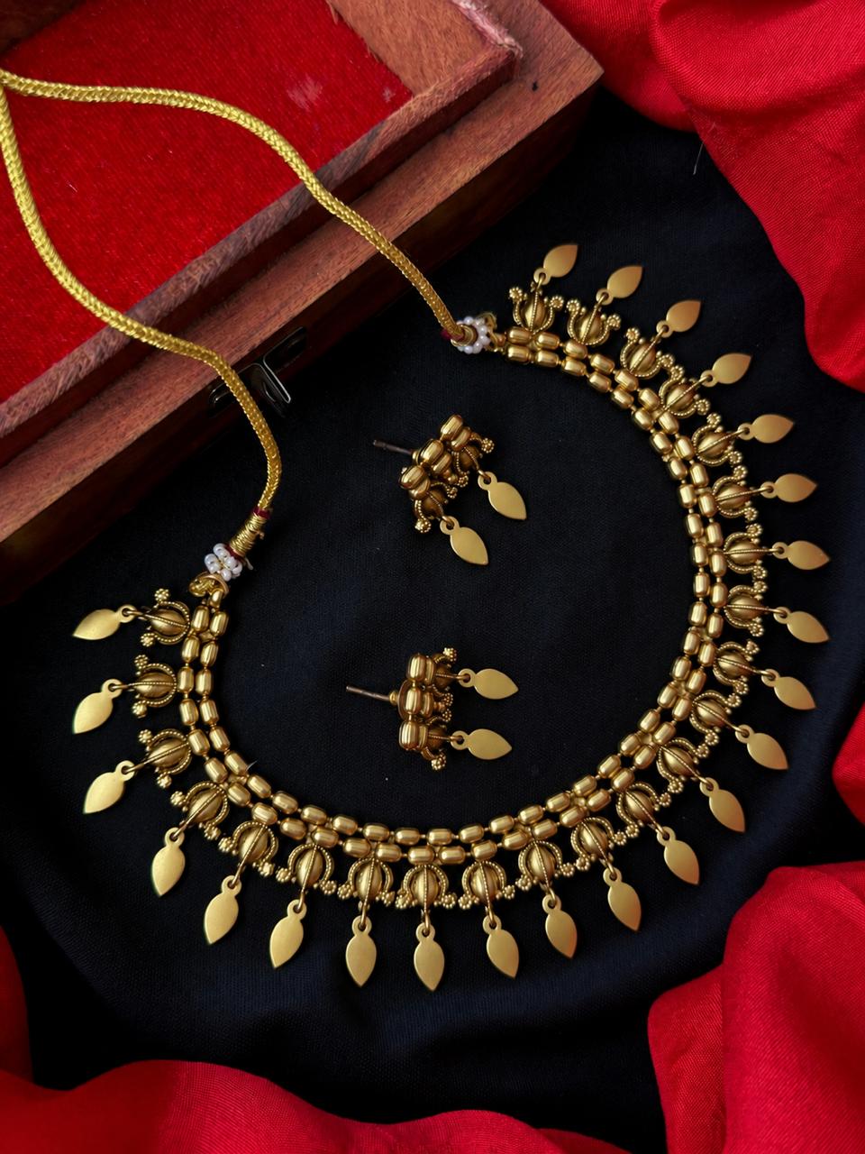 Golden Ethnic Lightweight Choker with Earring set