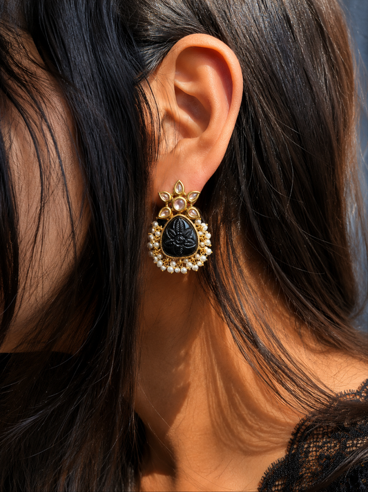 Monalisa Carving Stone Beaded Earring