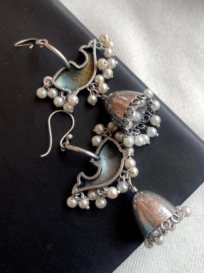 Oxidized Fish Top with Antiq Bell Shape Jhumki Earring